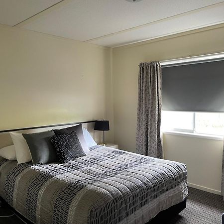 Westwood Motor Inn อาร์มีเดล ภายนอก รูปภาพ