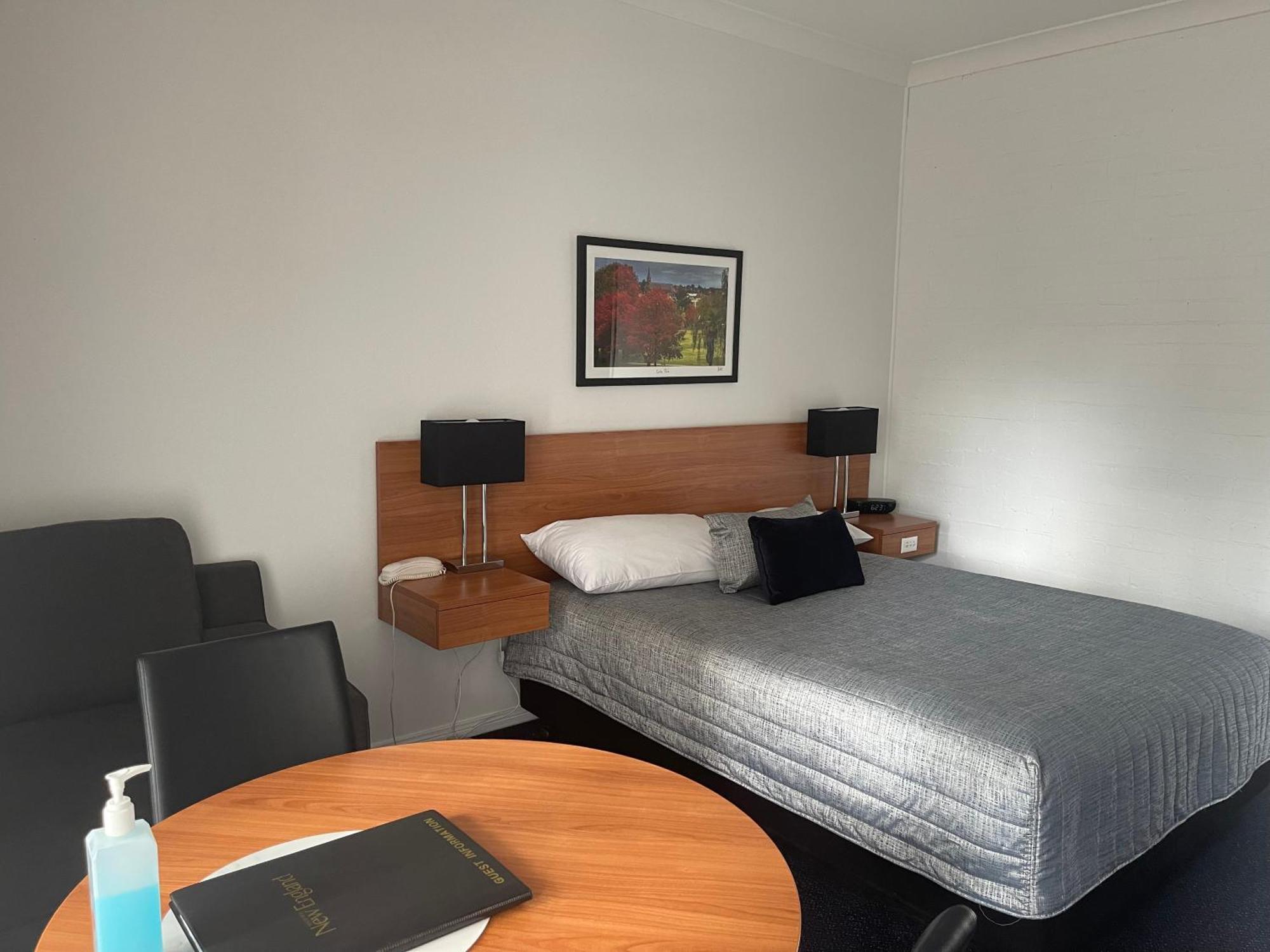 Westwood Motor Inn อาร์มีเดล ภายนอก รูปภาพ