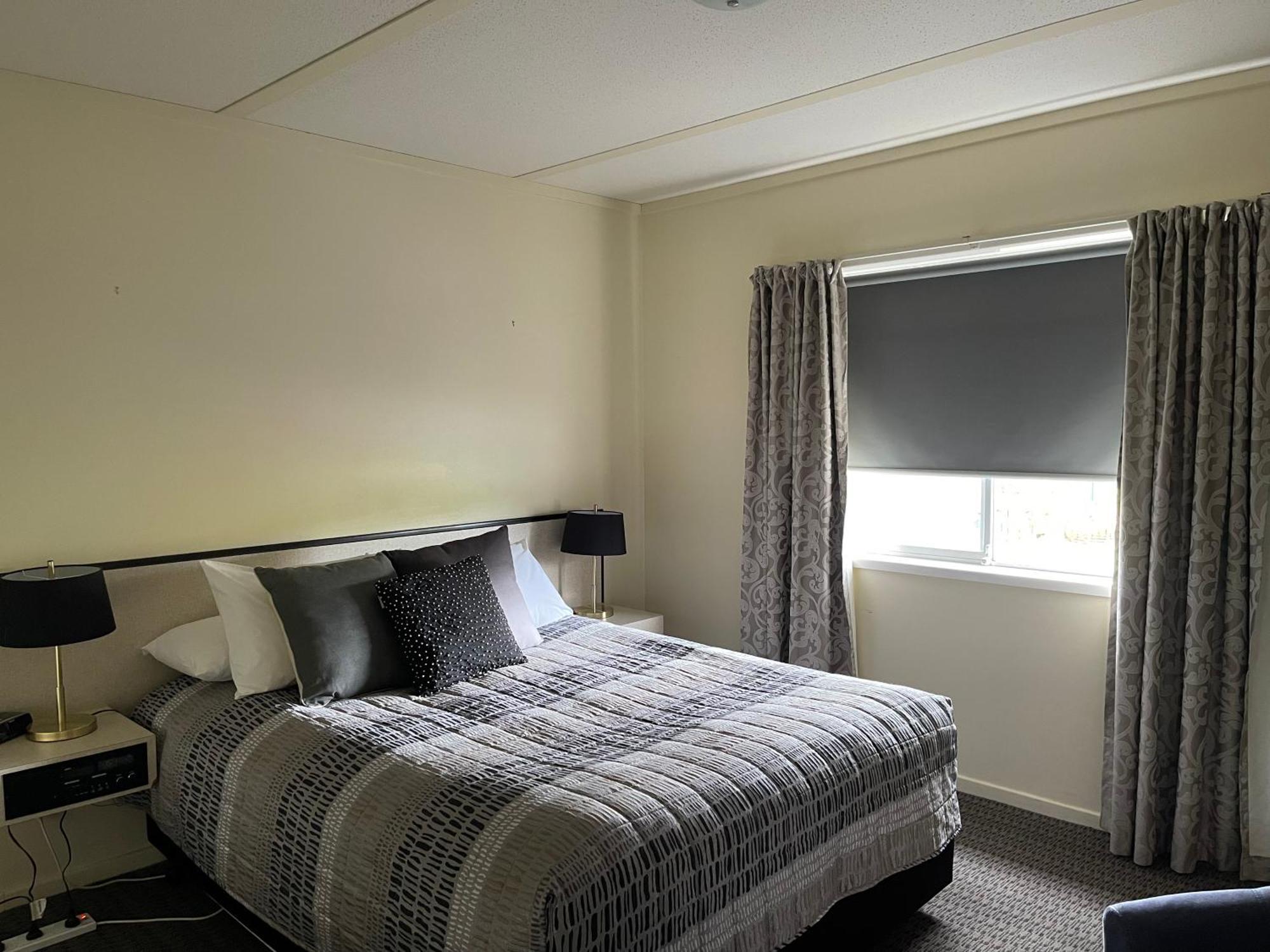 Westwood Motor Inn อาร์มีเดล ภายนอก รูปภาพ