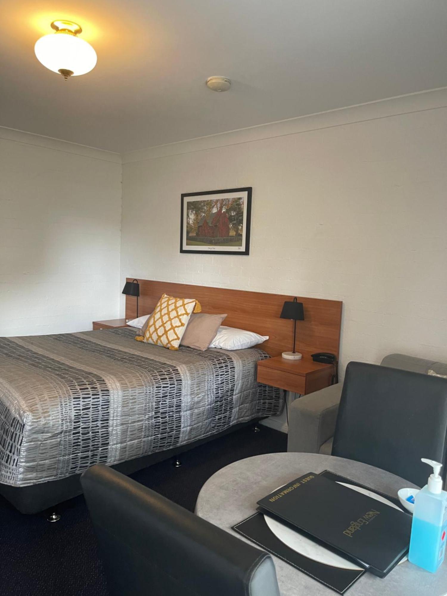 Westwood Motor Inn อาร์มีเดล ภายนอก รูปภาพ